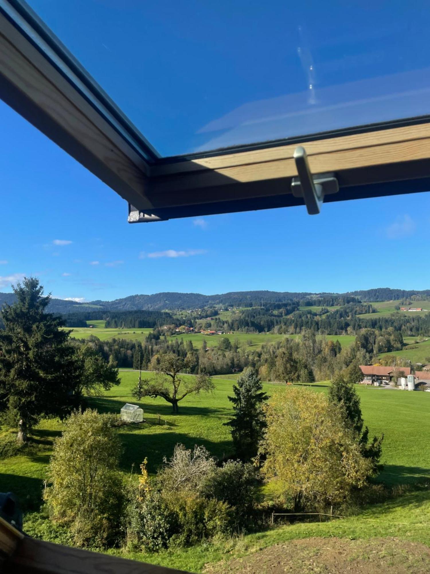 Allgaeu Cottage - Traumhafter Blick In Die Schweizer Berge Weiler Simmerberg Bagian luar foto